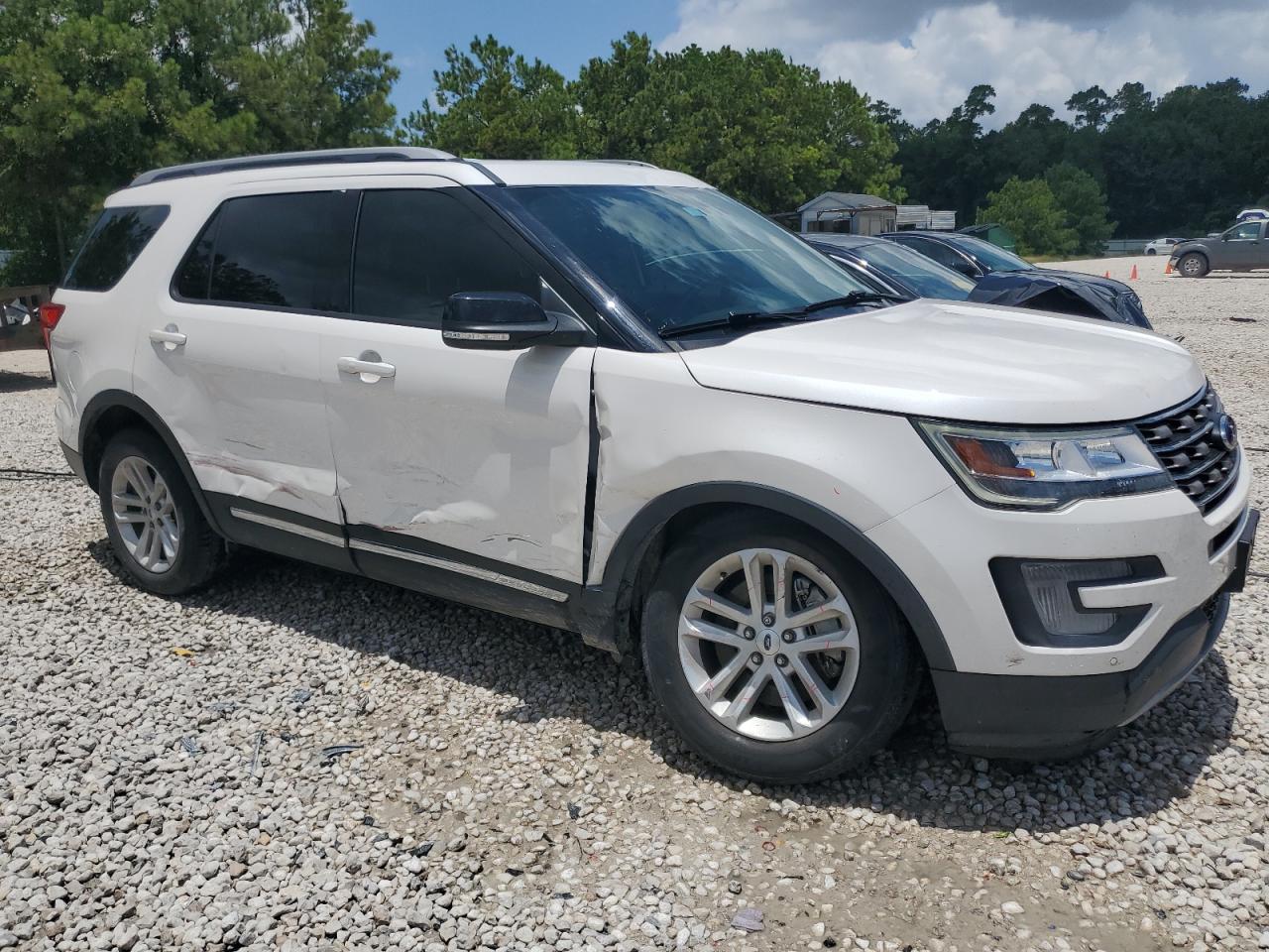 Ford Explorer Xlt Image 9