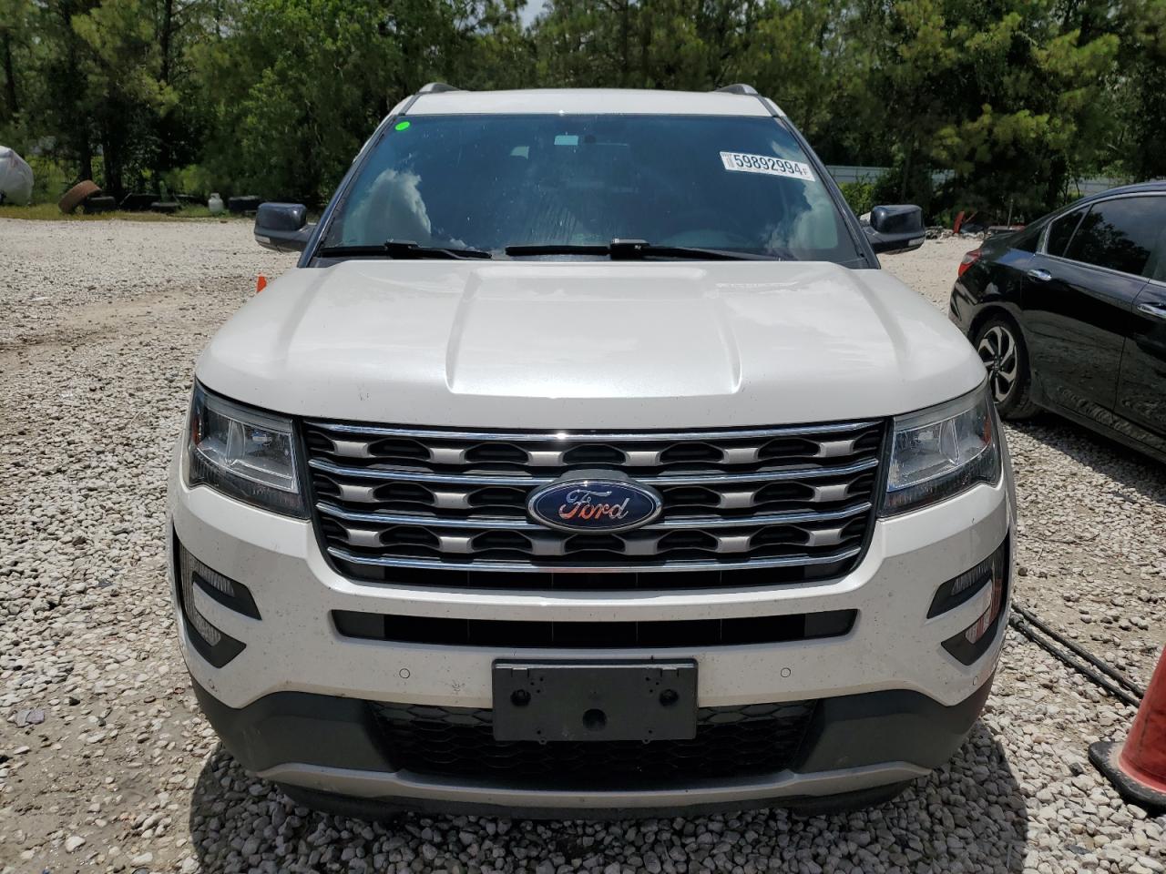 Ford Explorer Xlt Image 3