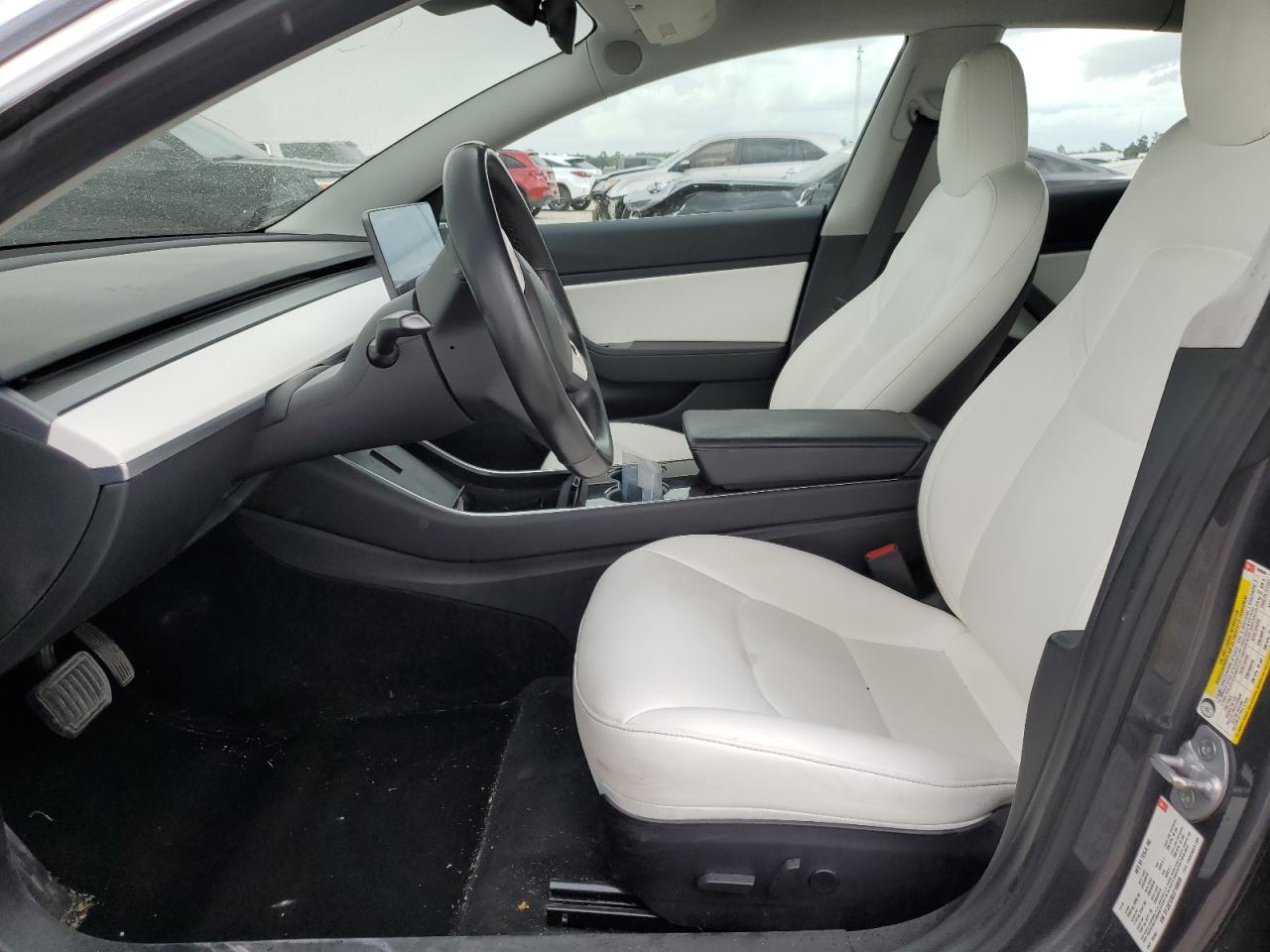 Tesla Model 3 Image 3