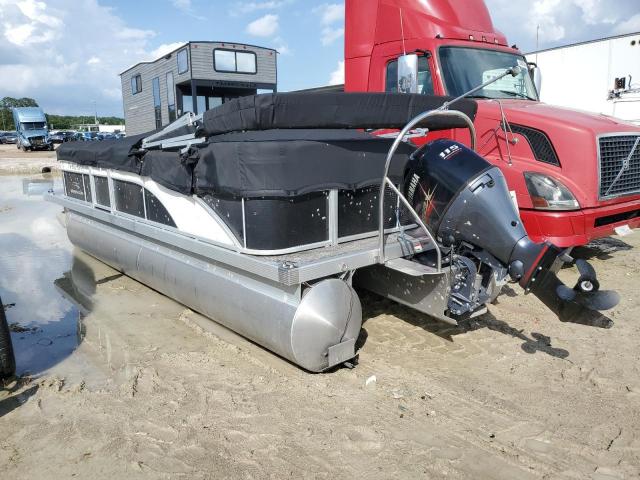  Salvage Benn Pontoon