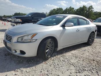  Salvage Nissan Maxima