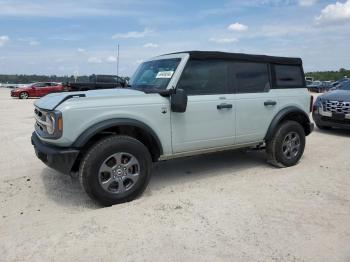  Salvage Ford Bronco