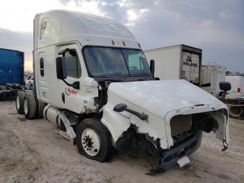  Salvage Freightliner Cascadia 1