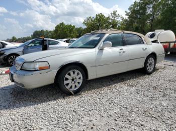  Salvage Lincoln Towncar