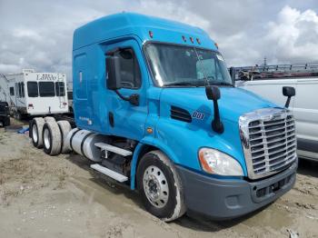  Salvage Freightliner Cascadia 1