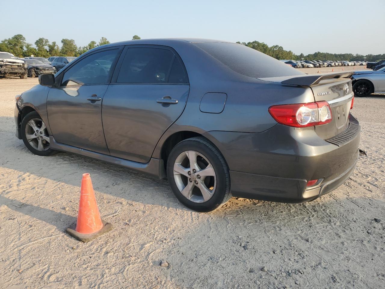 Toyota Corolla Base Image 4