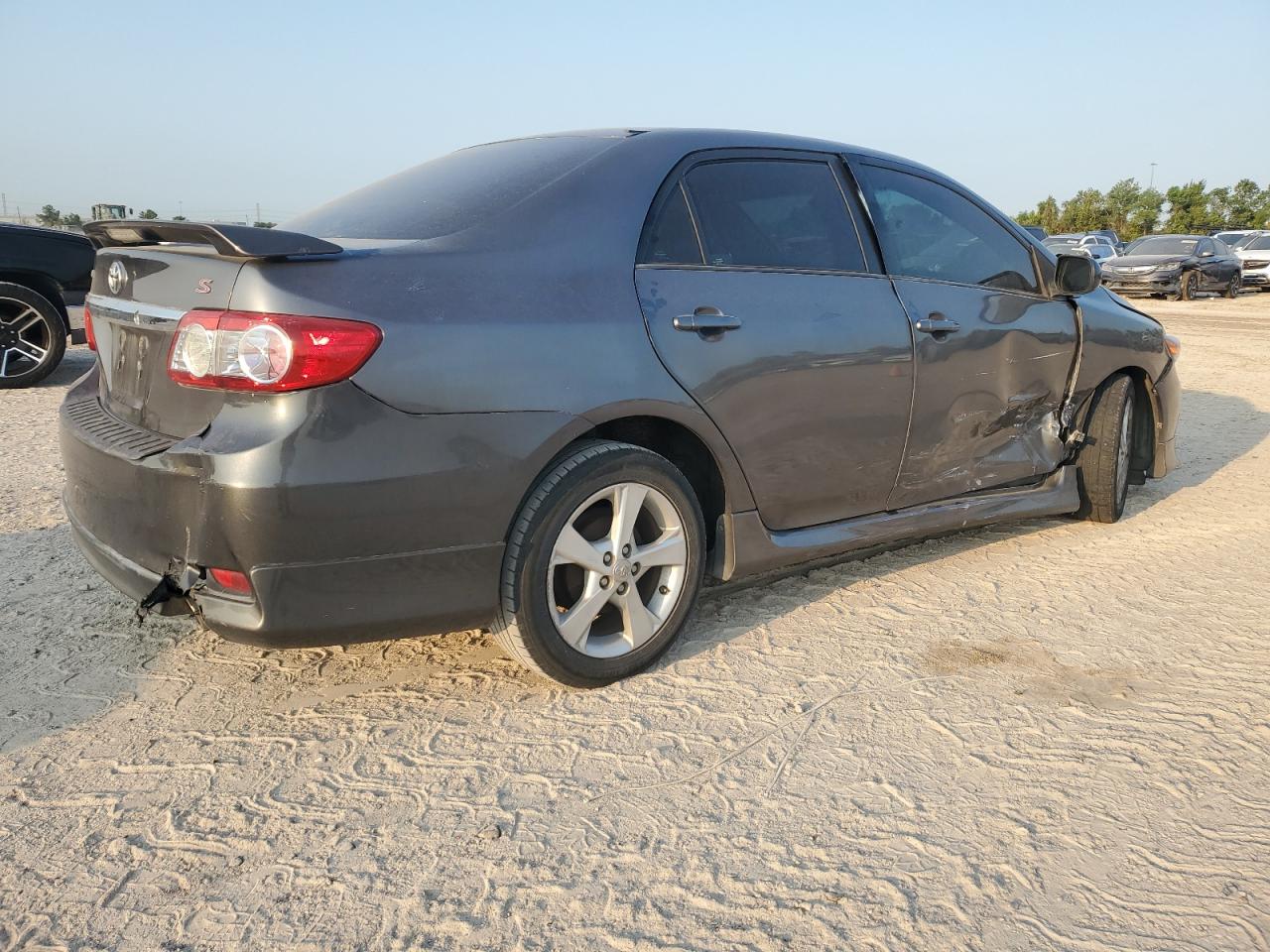 Toyota Corolla Base Image 7