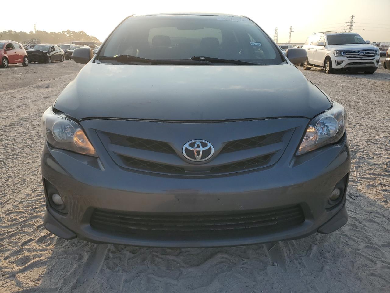 Toyota Corolla Base Image 6