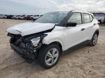  Salvage Nissan Kicks