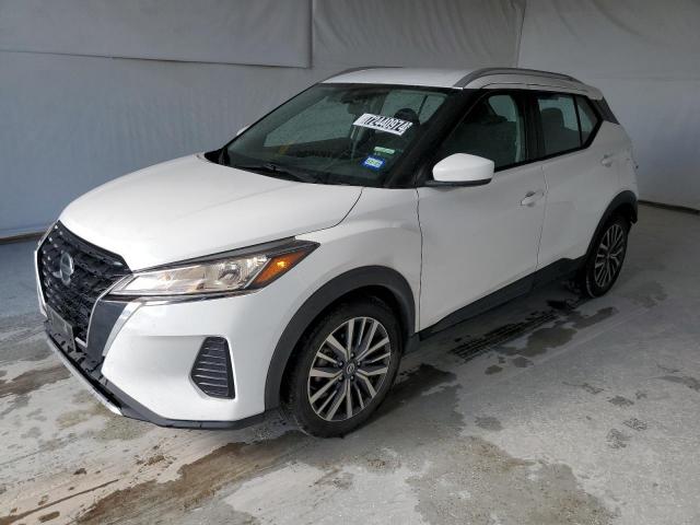  Salvage Nissan Kicks