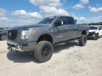  Salvage Nissan Titan