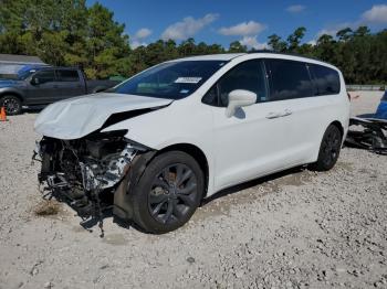  Salvage Chrysler Pacifica