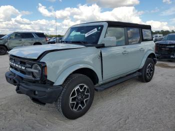  Salvage Ford Bronco