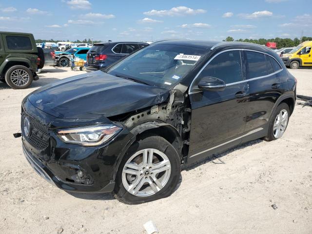  Salvage Mercedes-Benz GLA