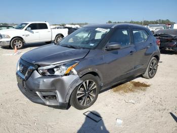  Salvage Nissan Kicks