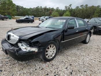  Salvage Lincoln Towncar