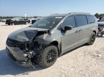  Salvage Chrysler Pacifica