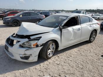  Salvage Nissan Altima