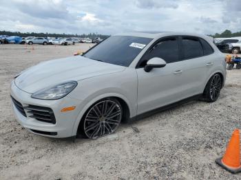  Salvage Porsche Cayenne