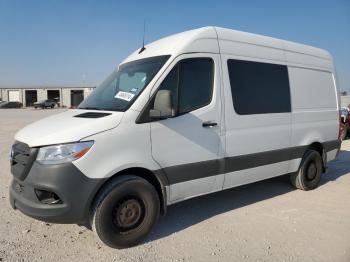  Salvage Mercedes-Benz Sprinter