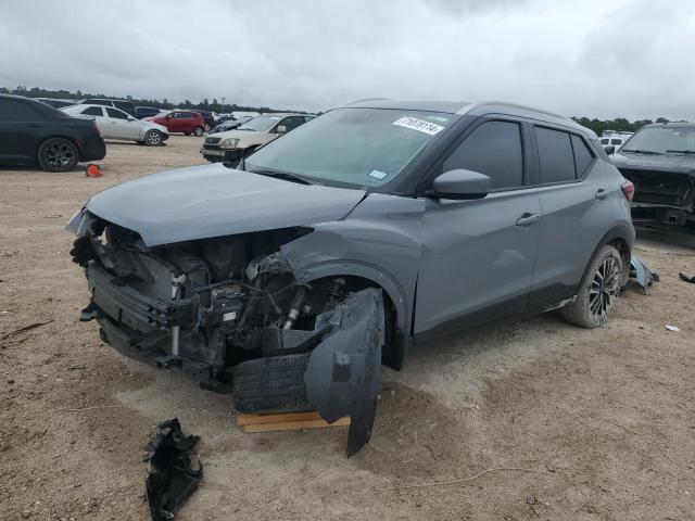  Salvage Nissan Kicks