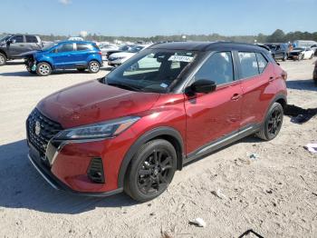  Salvage Nissan Kicks