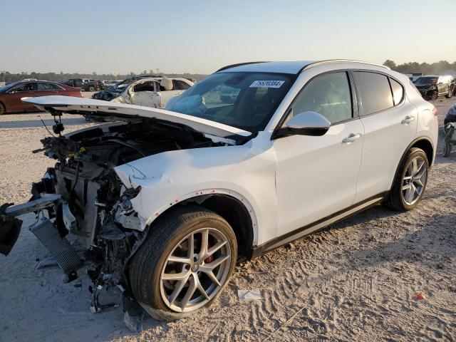  Salvage Alfa Romeo Stelvio