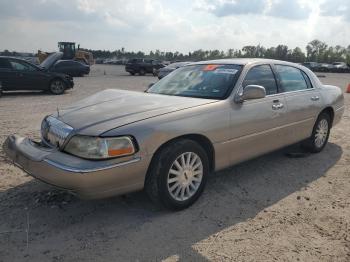  Salvage Lincoln Towncar