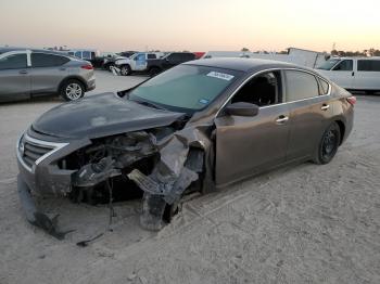  Salvage Nissan Altima