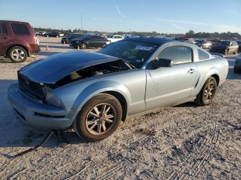  Salvage Ford Mustang