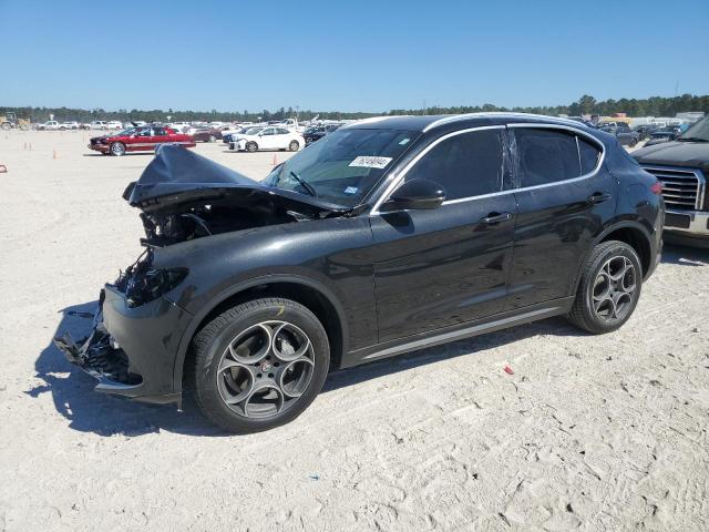  Salvage Alfa Romeo Stelvio