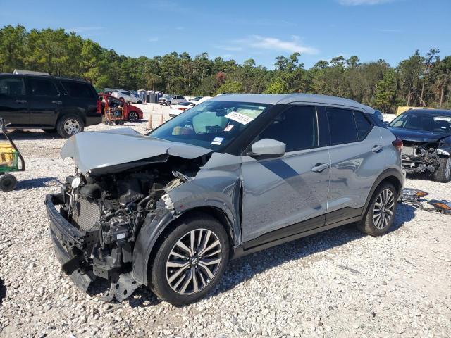  Salvage Nissan Kicks