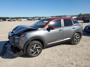  Salvage Nissan Kicks