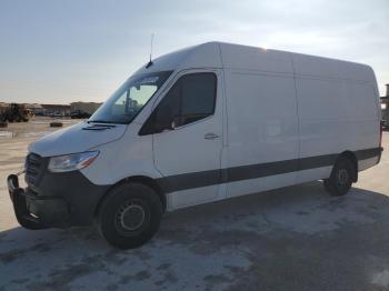  Salvage Mercedes-Benz Sprinter