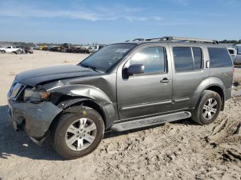  Salvage Nissan Pathfinder