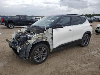  Salvage Kia Seltos