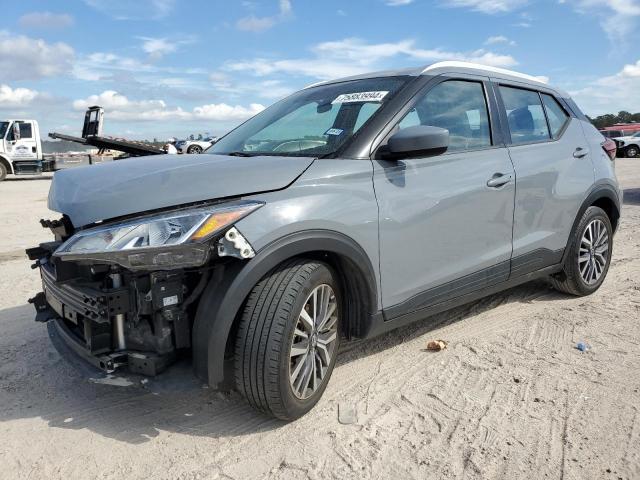  Salvage Nissan Kicks