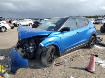  Salvage Nissan Kicks