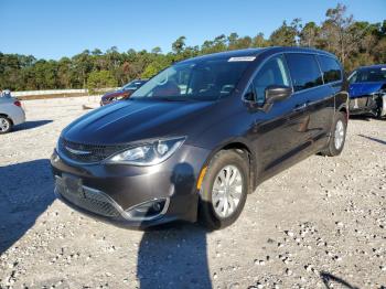  Salvage Chrysler Pacifica