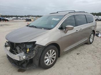  Salvage Chrysler Pacifica