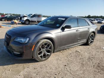  Salvage Chrysler 300