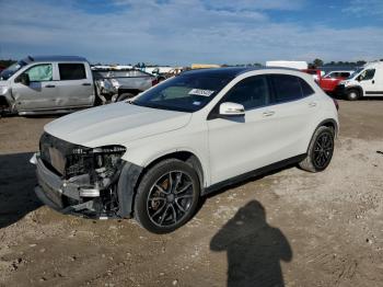  Salvage Mercedes-Benz GLA