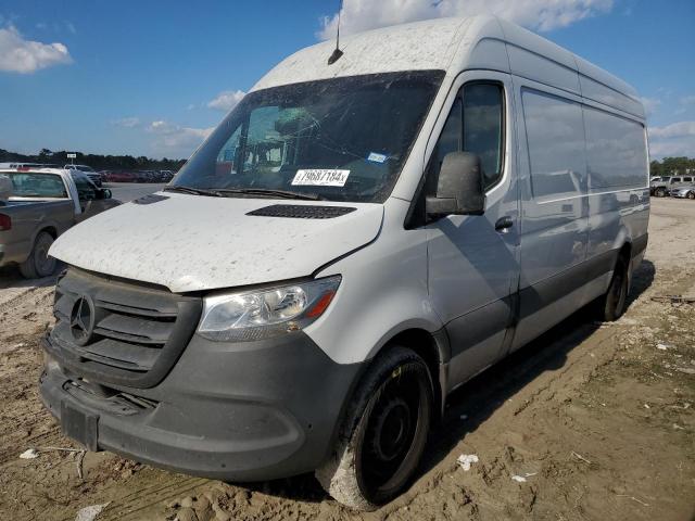  Salvage Mercedes-Benz Sprinter