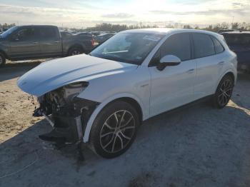  Salvage Porsche Cayenne