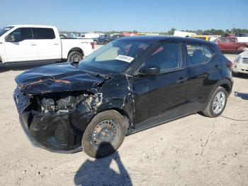  Salvage Nissan Kicks