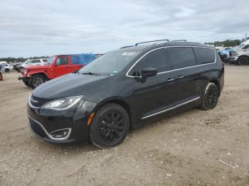  Salvage Chrysler Pacifica