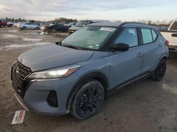  Salvage Nissan Kicks