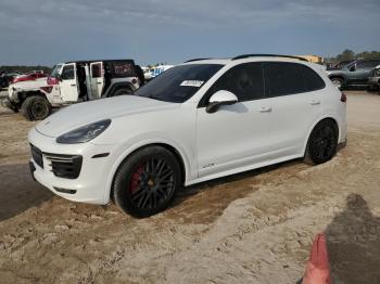  Salvage Porsche Cayenne