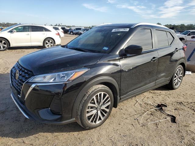  Salvage Nissan Kicks