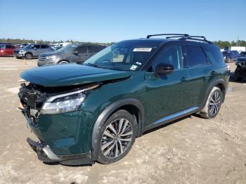  Salvage Nissan Pathfinder